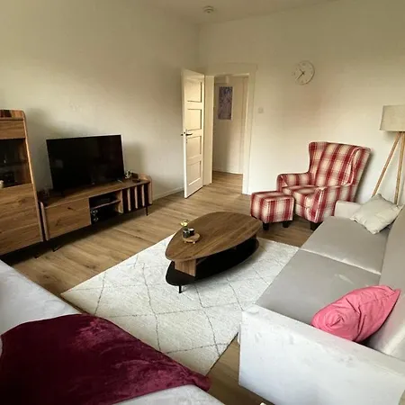 Bitterfelder Cityapartment Im Dichterviertel Buitenkant foto